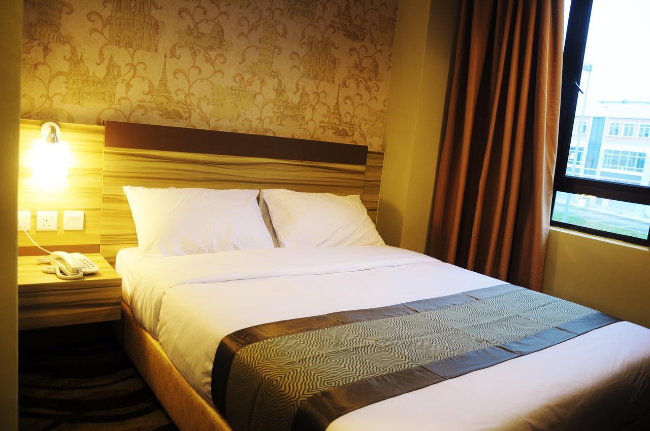 Hotel Zamburger Victory City Johor Bahru Oda fotoğraf