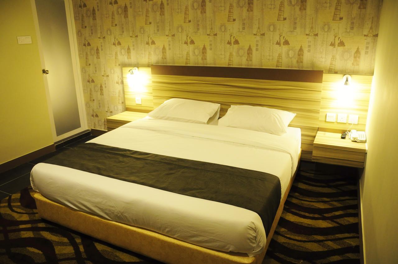 Hotel Zamburger Victory City Johor Bahru Oda fotoğraf